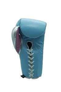 Guantes de Boxeo de Cuero Kombat con Logotipo Personalizado, Cierre de Cordones, Absorción de Humedad y Relleno Inyectado para Entrenamiento en Gimnasio y Uso Unisex - Product Image 3