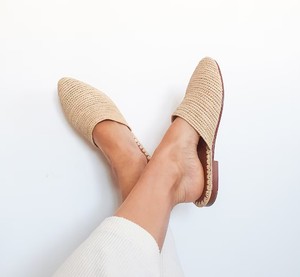 Zapatos de rafia, zapatillas hechas a mano, mulas de verano naturales, zapatos marroquíes, zapatos planos de rafia de gama alta, babouch marroquí - Product Image 1