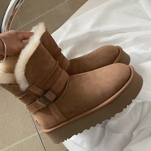 Chaussures de créateur Tasmans en dropshipping, baskets tendance, bottes de neige thermiques haut de gamme à plateforme avec fourrure mignonne pour l'hiver et l'automne - Product Image 5