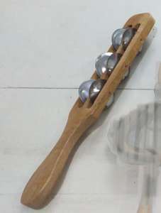 Sonajero SOLOBEAT con Mango de Madera y Campanas de Acero Inoxidable - Product Image 2