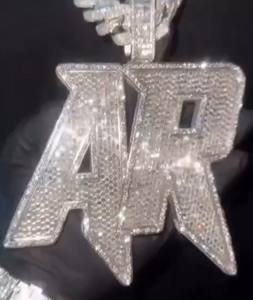 Pendentif personnalisé avec lettres serties de diamants |   Bijoux hip-hop en moissanite |   Breloque initiale en argent 925 - Product Image 1