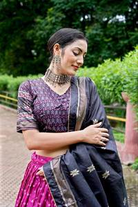 2023 Latest Exclusive Designer Bollywood Collection Lahenga Choli High Quality Indian Wedding Lehenga <b>Dress</b> Fabric - Product Image 3