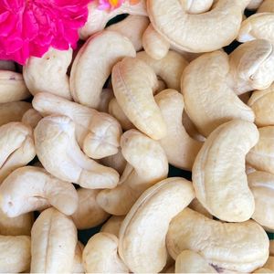 เม็ดมะม่วงหิมพานต์ออร์แกนิก2025เม็ดมะม่วงหิมพานต์ W320 - Product Image 1