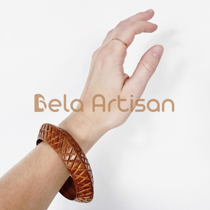 BELA ARTISAN Brazaletes Redondos Gruesos de Madera de Palisandro Hechos a Mano y Ecológicos, Talla 6, Estilo Kada, Joyería Moderna de Origen Ético - Product Image 6
