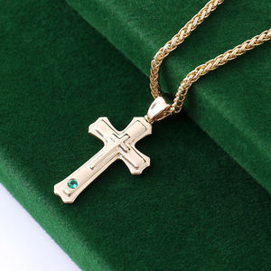 Pendentif Croix en Argent 925 Plaqué Or avec Diamant de Synthèse Taille Brillant Vert, Bijoux Hip Hop pour Homme - Product Image 3