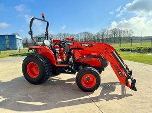 Tractor Kubota L3302 de Alto Rendimiento Disponible Ahora en Stock. - Product Image 2