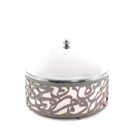 Dernier design de récipient à couvercle suspendu en acier inoxydable, très décoratif, pour le stockage d'aliments/chapati, à bas prix.