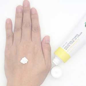 ครีมเพิ่มความสว่างและกระชับผิวจากเกาหลีสินค้าตราเอกชน - Product Image 5