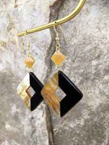 Boucles d'oreilles en corne de conception unique et meilleure forme carrée exigeante pour filles et femmes accessoires meilleur produit de qualité - Product Image 4