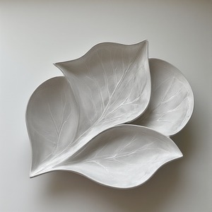 Assiette de présentation de luxe à trois feuilles en verre d'aluminium fabriqué à la main serveur de fruits secs finition or polie pour salle à manger décorative - Product Image 2