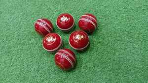 Balles de cricket blanches cousues à la main, taille homme, 156 g - Product Image 6