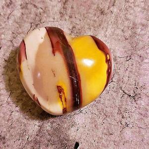 คอลเลกชันหินอัญมณี mookaite Jasper สูงตามความต้องการสำหรับการบำบัดด้วยเครื่องประดับหรือคริสตัลแบบทำมือและนักสะสมมีจำหน่ายในราคาที่ดีที่สุด - Product Image 5