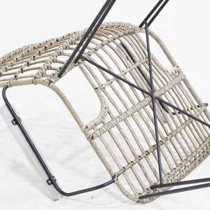 Artex Dong Thap Chaise longue d'extérieur avec cadre en acier enduit de poudre noire Tissage en corde plastique marron et accoudoirs en bois - Product Image 6