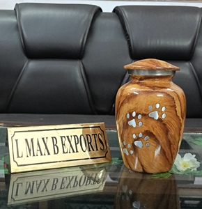 Urnas únicas de estilo personalizado decorativas para el hogar de la mejor calidad, urnas funerarias de metal para cremación al por mayor de India - Product Image 1