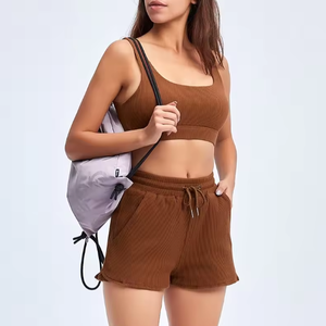 2025 logo personnalisé strass xs velours court deux pièces velours jogging costume ensemble de survêtement pour les femmes - Product Image 5