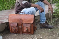Grand sac messager unisexe en cuir véritable fait à la main motif personnalisé style sport et vintage avec logo personnalisé ordinateur portable de voyage pour hommes