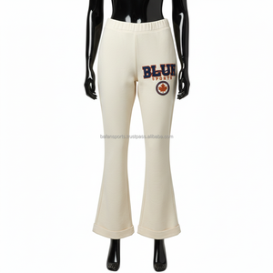 Pantalones Acampanados para Mujer, Tejido Elástico de Punto de 320 GSM, Color Crema Elegante, Logotipo Bordado Personalizado, Ropa Deportiva Informal - Product Image 6