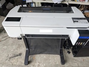 Impresoras de Sublimación de Tinta SureColor F570 de Alta Eficiencia de 24 Pulgadas - Product Image 1