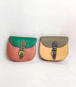 Venta al por mayor de bolsos cruzados hechos a mano personalizados de varios colores para mujer de cuero genuino 100% para dama de fabricante indio - Product Image 1