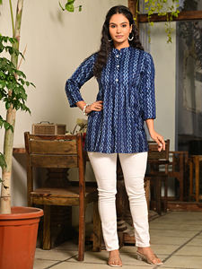 Haut de style Kurti pour femmes en coton à imprimé géométrique, à séchage rapide, manches 3/4, tunique décontractée pour les fêtes, bleu, vêtements ethniques - Product Image 4