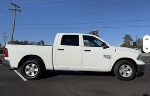 RAM 1500 Classic Warlock 4D-R Crew Cab 2022 Usada en Buen Estado, Cabina Doble, 5.6 Ft SB, Volante a la Izquierda, Emisión Euro IV - Product Image 2