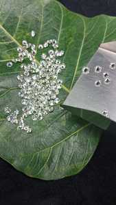 ผู้ผลิตเพชร Mantra Diamond เพชรเมลี ขนาด 1.25 มม. 1.40 มม. 1.60 มม. DEF VVS VS HPHT เพชรทรงกลมเจียระไนแบบหลวม เพชรที่ปลูกในห้องปฏิบัติการ - Product Image 3