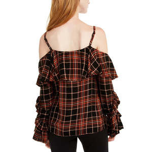 INC International Concepts Top casual da donna con spalle scoperte e design in popeline a quadri con volant in nero, taglia media - Product Image 2