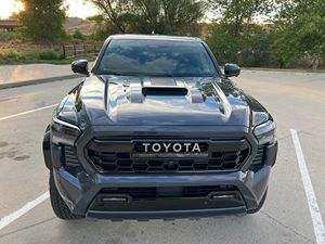 Toyota Tacoma TRD Pro Double Cab 4x4 2024, hybride turbo 4 cylindres - Product Image 2