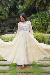 Vestido Anarkali de trabajo de encaje Gamthi de algodón de último diseñador de FabZone - Product Image 3