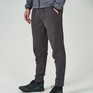 Ensemble de survêtement pour homme, coupe-vent, imperméable, respirant, en polyester et coton, nouvelle arrivée, durable, à capuche, uni, OEM - Product Image 4