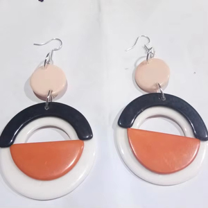 Pendientes de gota de resina de moda al por mayor para mujer, joyería natural hecha a mano al mejor precio | Perfecto para manualidades y uso diario - Product Image 1