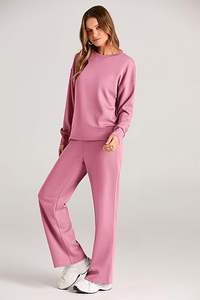 Conjunto Deportivo Corto de Dos Piezas con Cremallera y Logotipo Personalizado para Mujer, Conjunto Deportivo Corto de Terciopelo Rosa para Mujer - Product Image 3