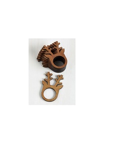 Ensemble de quatre ronds de serviette en bois faits à la main pour les réunions de famille table de mariage décor de vacances de ferme rustique - Product Image 1