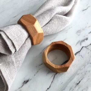 Servilleteros de madera hechos a mano con patrones florales y añadiendo un toque de belleza inspirada en la naturaleza a la configuración de su mesa de cena - Product Image 5