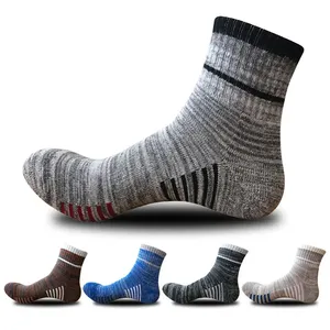 Chaussettes de sport tricotées à la cheville Bombas recyclées pour la course à pied en plein air avec logo personnalisé OEM pour hommes et femmes de qualité supérieure 100 coton - Product Image 2
