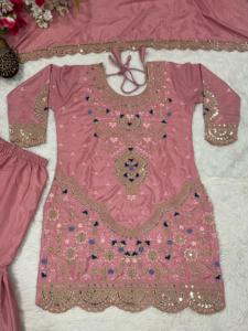 Boda étnica india Kurti Sharara Dupatta Salwar Suit Party Wear Vestido de seda de algodón con trabajo de bordado elegante de diseñador. - Product Image 4