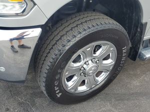 Offre Spéciale : Dodge Ram 3500 Laramie Crew Cab 4x4 d'occasion - Prêt à être expédié - Product Image 5
