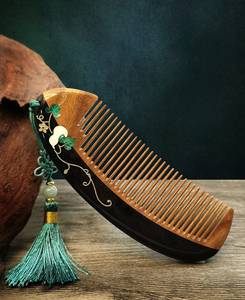 Peigne à cheveux et à barbe en bois naturel écologique de qualité supérieure avec finition polie, outil de coiffage anti-casse pour hommes - Product Image 1