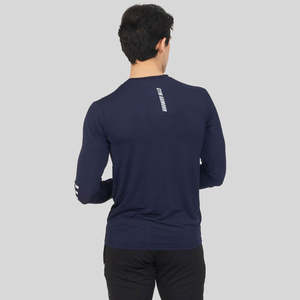 T-shirt à manches longues Triple Volt pour homme en bleu marine, 100% coton biologique, imprimé en sérigraphie compressée, motif uni, 100% polyester - Product Image 2