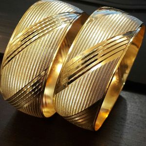 Brazaletes de latón de dos juegos de pulido de oro indio puro para mujeres Diseño clásico y evento cultural Calidad elegante - Product Image 2