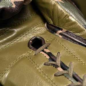 ถุงมือชกมวยลายพรางขายดี คุณภาพสูง หนังแท้ แบบผูกเชือก สำหรับฝึกซ้อมและแข่งขันระดับมืออาชีพ - Product Image 2