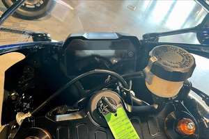 Motocicleta Yamaha YZF-R7 2025 - Soporte OEM y DIY, 1 Año de Garantía, Origen Francia, Mejor Precio - Product Image 4