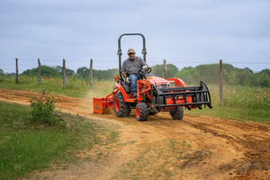 Tractor de ruedas Kubota BX23S La340 con cargador frontal y retroexcavadora, color naranja - Product Image 4