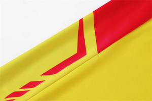 Recién llegado, camiseta de fútbol hecha en fábrica, transpirable y cómoda, uniforme de equipo de diseño OEM para venta en línea - Product Image 5