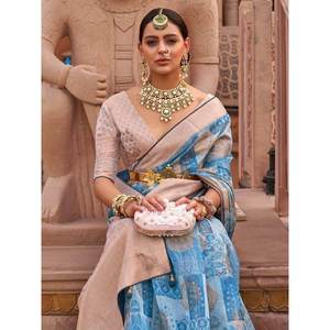 Sari en organza imprimé numérique bleu clair glamour avec blouse pour tenue de scène - Product Image 4