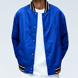 Chaqueta Bomber de Satén para Hombre con Logotipo Bordado Personalizado en el Cuello, Logotipo Frontal, Talla Grande, 100% Poliéster, Impermeable, con OEM - Product Image 2