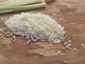 พืชตะไคร้สับแช่แข็งบริสุทธิ์มีฉลากสะอาดส่วนผสมสมุนไพรธรรมชาติสำหรับการสนับสนุนภูมิคุ้มกัน - Product Image 3