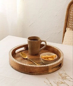 Venta al por mayor de madera redonda que sirve a mano granja Vintage centro de mesa multifuncional WoodRound bandeja de madera - Product Image 1