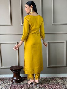 Golden Bloom-Kurta élégante ornée de moutarde pour femme, style de fête Bollywood traditionnel et tendance - Product Image 2