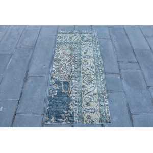 Alfombra Vintage de 2.2x5.1 pies, Alfombra Turca Pequeña, Alfombra de Lana Azul Abstracta - Product Image 1